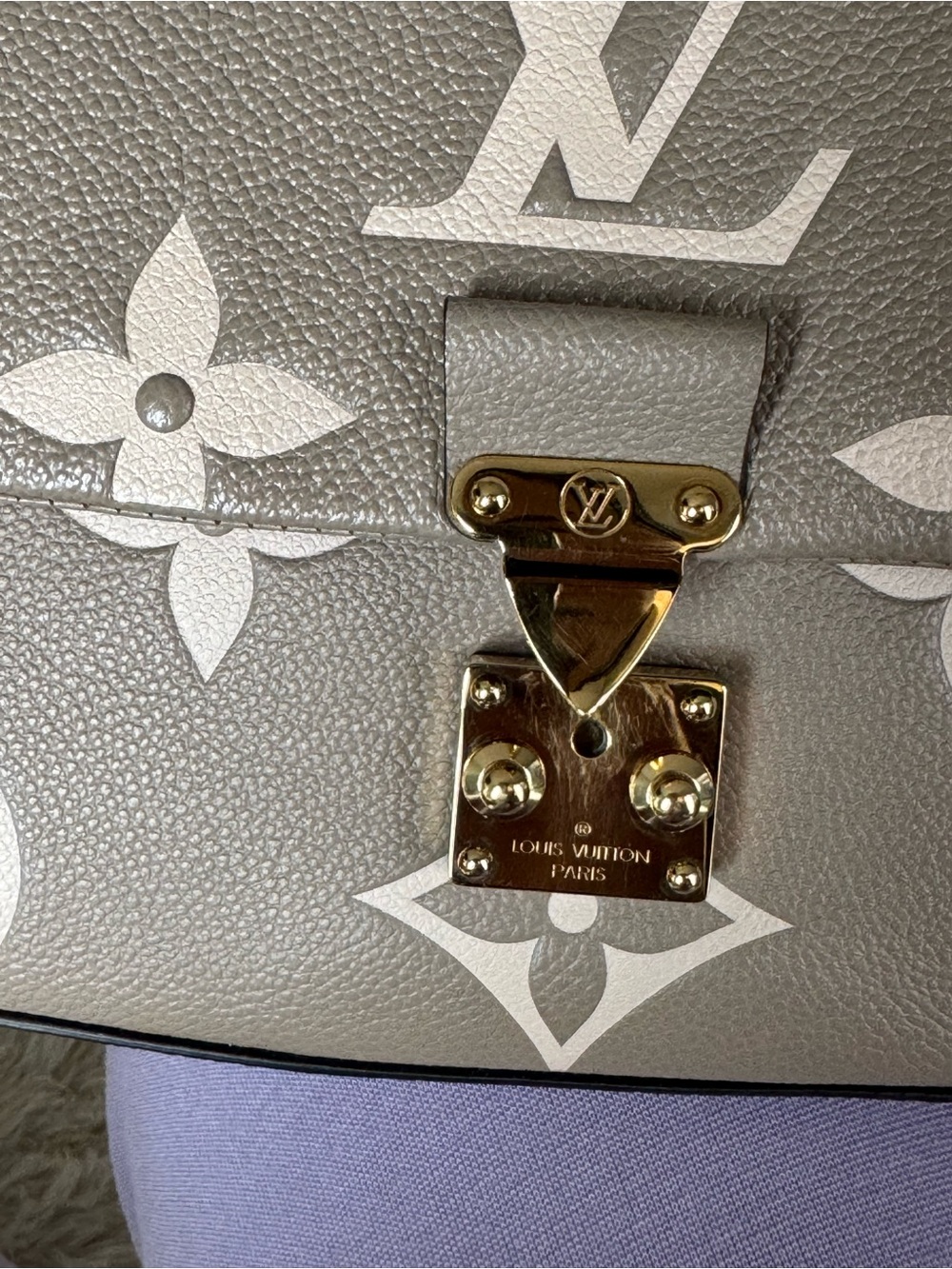 Louis Vuitton Madeline MM bicolor monogram with Gold Hardware - Picture 11 of 14